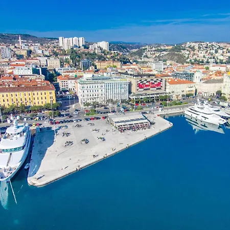By The Sea - 21082 Rijeka